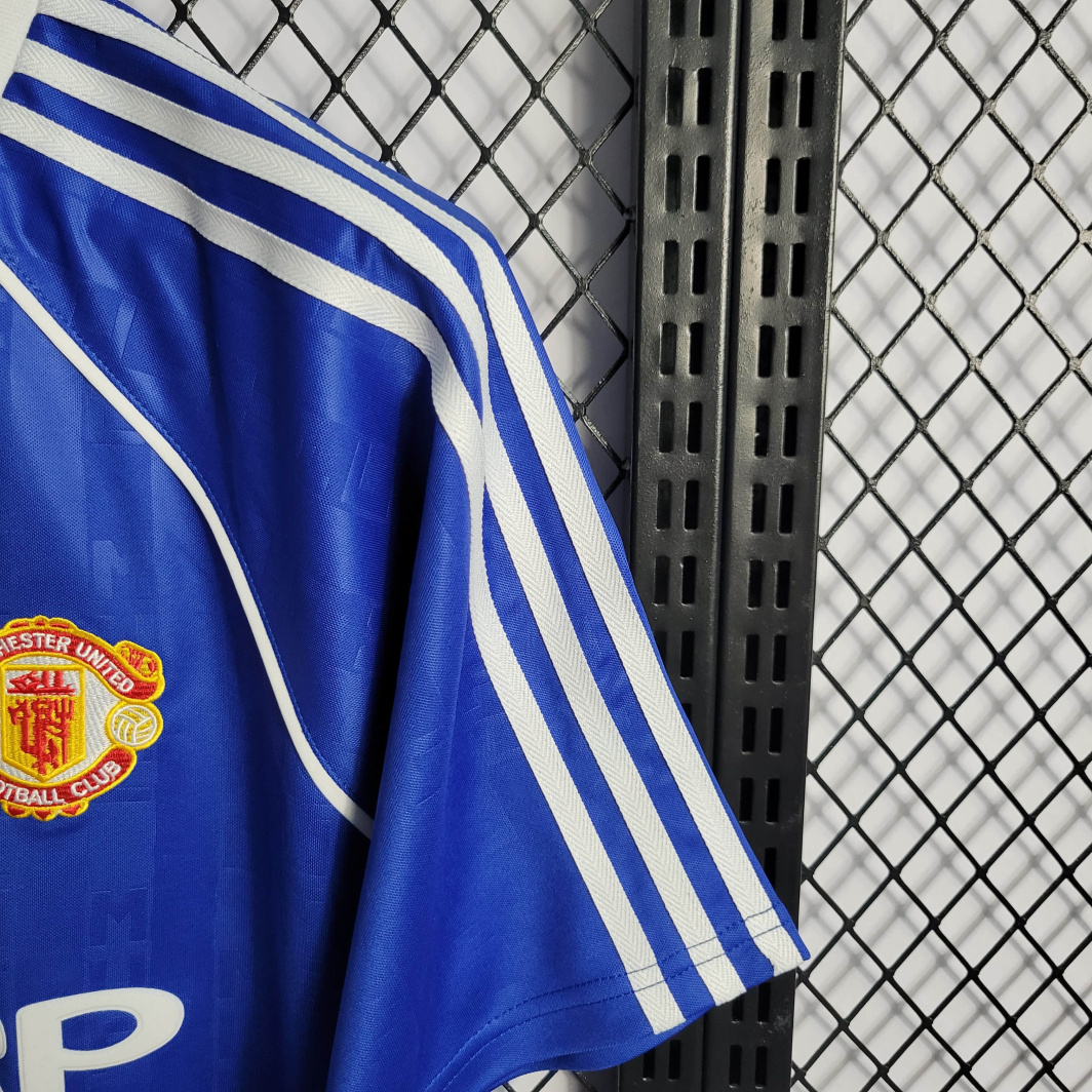 88/89 Manchester United third jersey