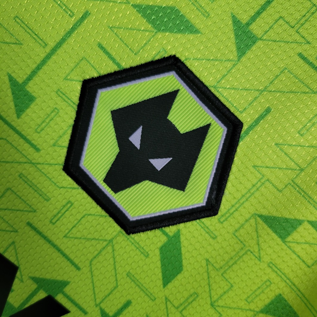 23/24 Wolves goalkeeper away jersey