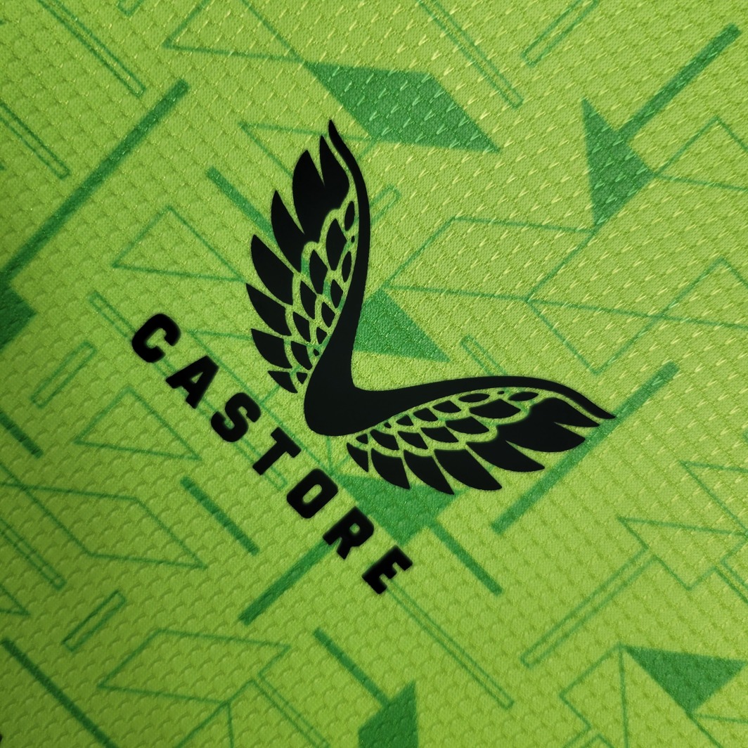 23/24 Wolves goalkeeper away jersey