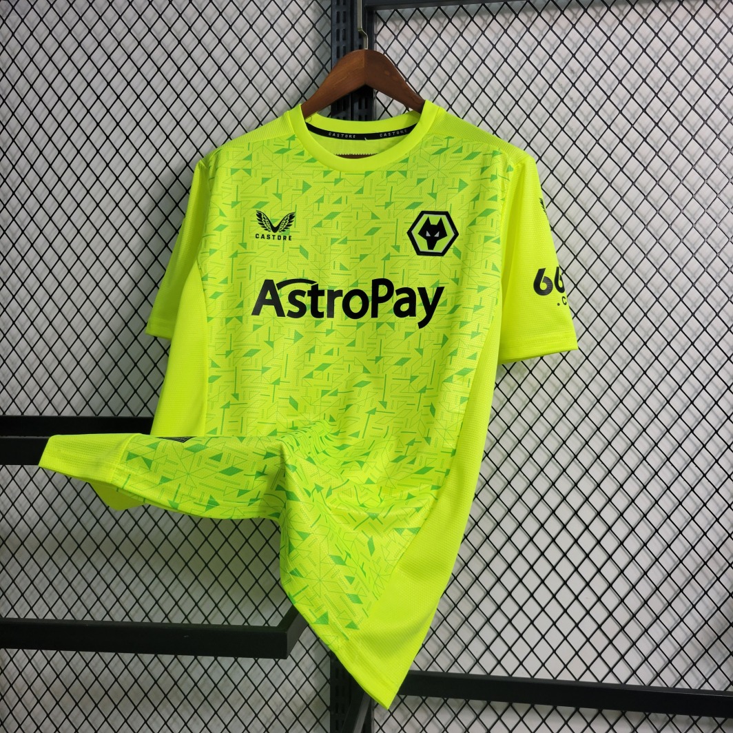 23/24 Wolves goalkeeper away jersey