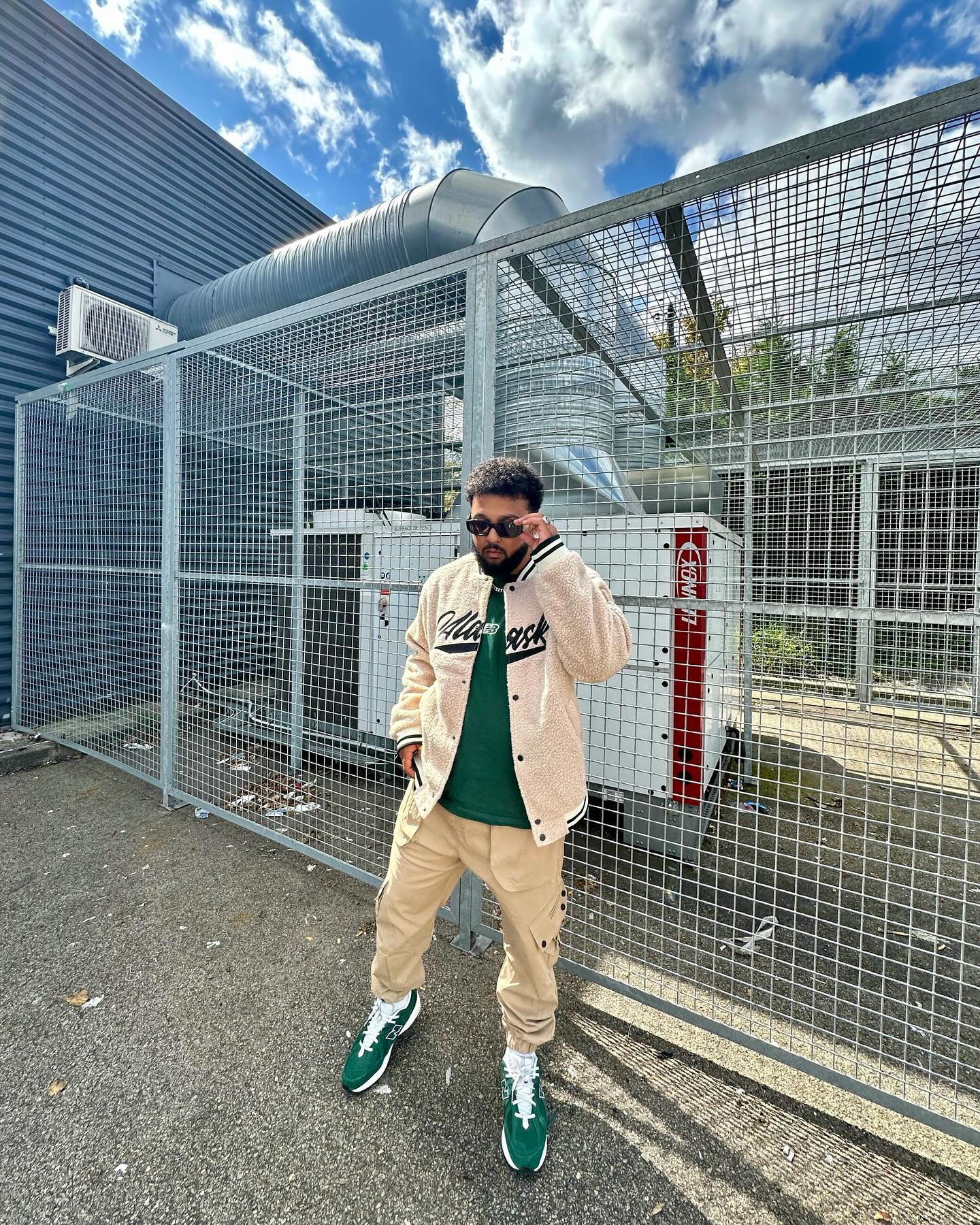 Men's Half Buttoned Casual Vertical Striped Office Pullover Shirt And Basic Casual Shorts Set - Blue