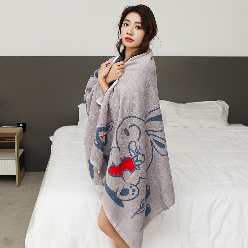 100% High Quality Cotton Enlarged Bath Towel Unique Design Available in 2 Colors