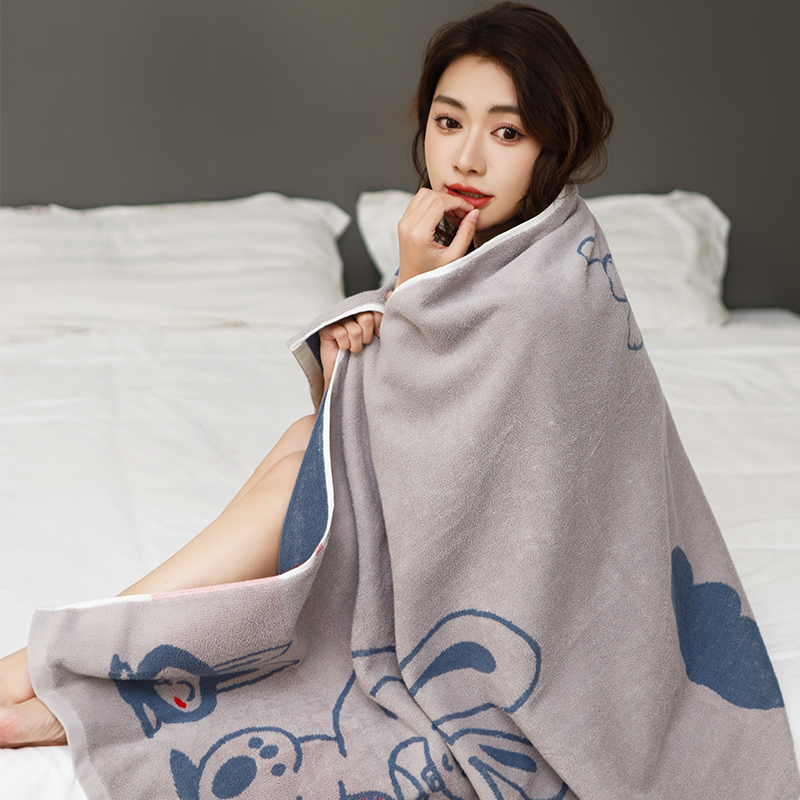 100% High Quality Cotton Enlarged Bath Towel Unique Design Available in 2 Colors