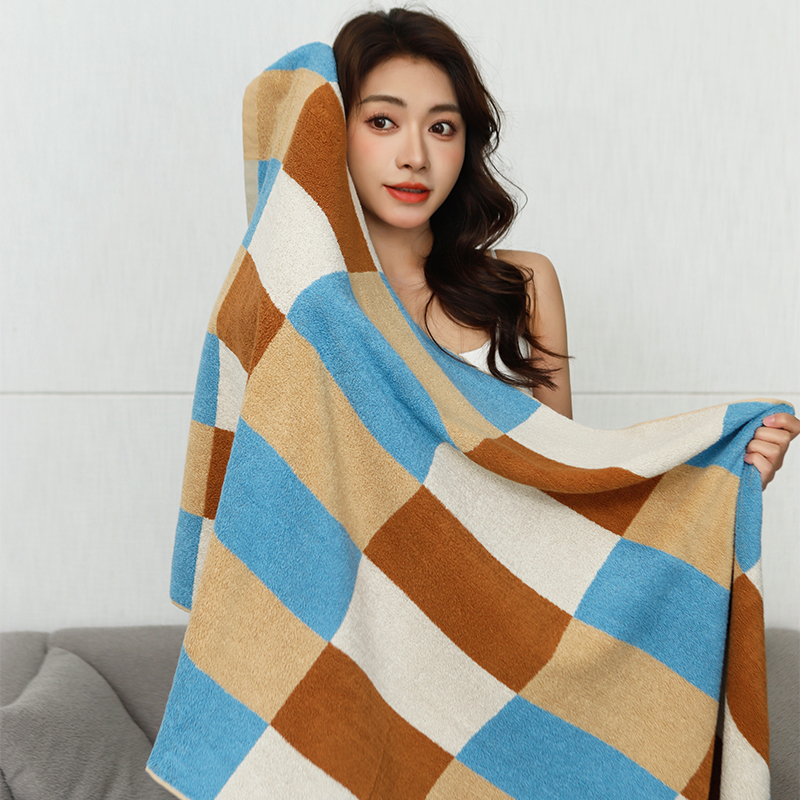 Warm checkered 100% cotton bath towel is not easy to shed.