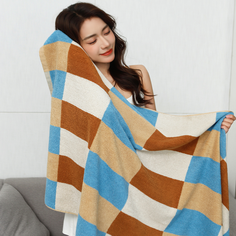 Warm checkered 100% cotton bath towel is not easy to shed.