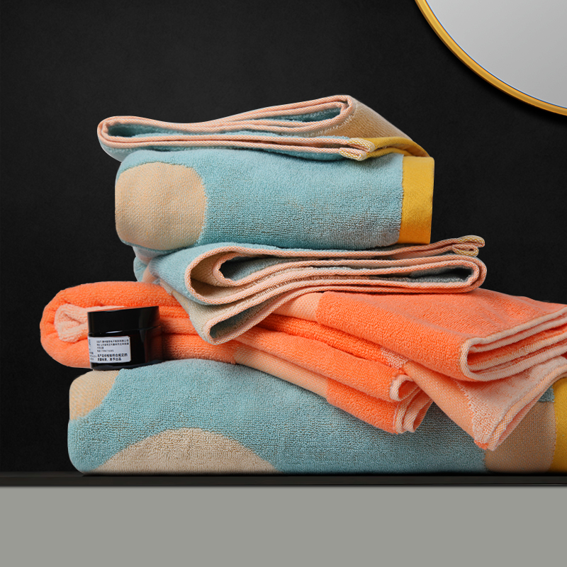 100% cotton bath towel is soft, absorbent and not easy to shed.