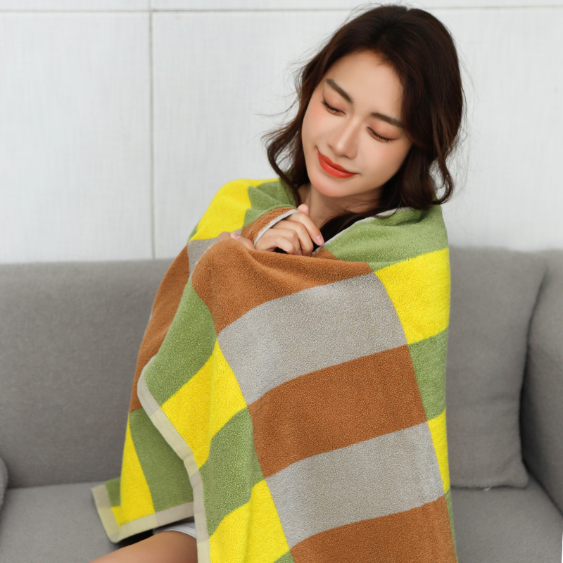 Warm checkered 100% cotton bath towel is not easy to shed.