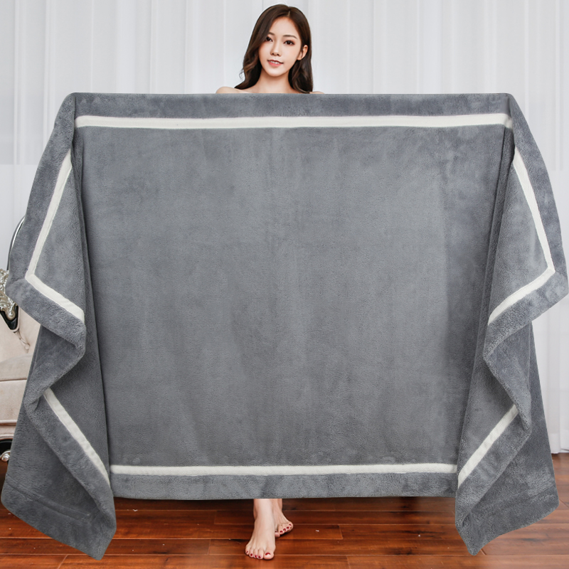 7 A antibacterial bath towel is soft, fine and highly absorbent.