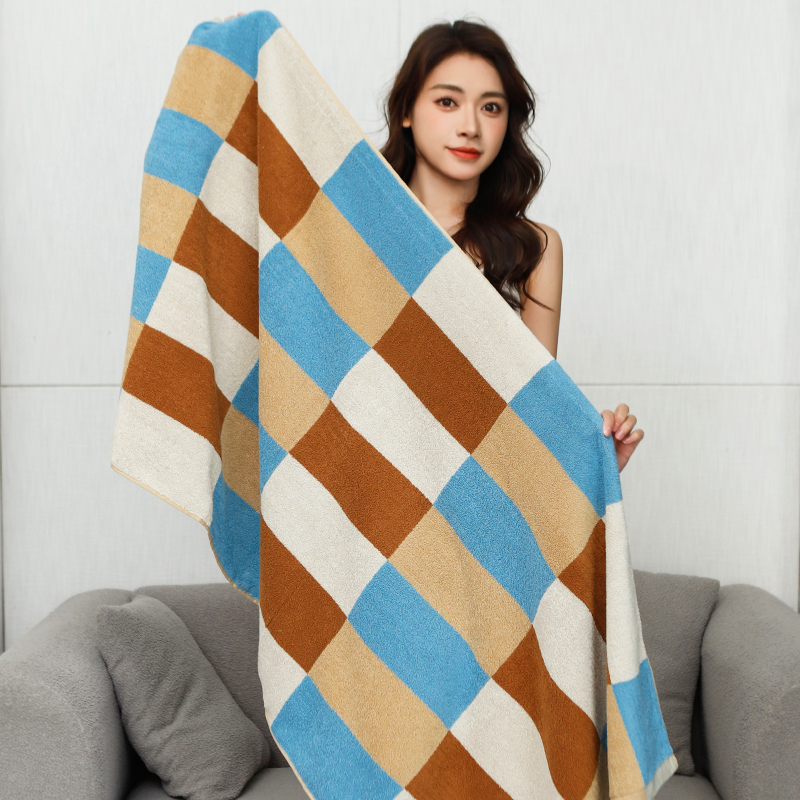Warm checkered 100% cotton bath towel is not easy to shed.