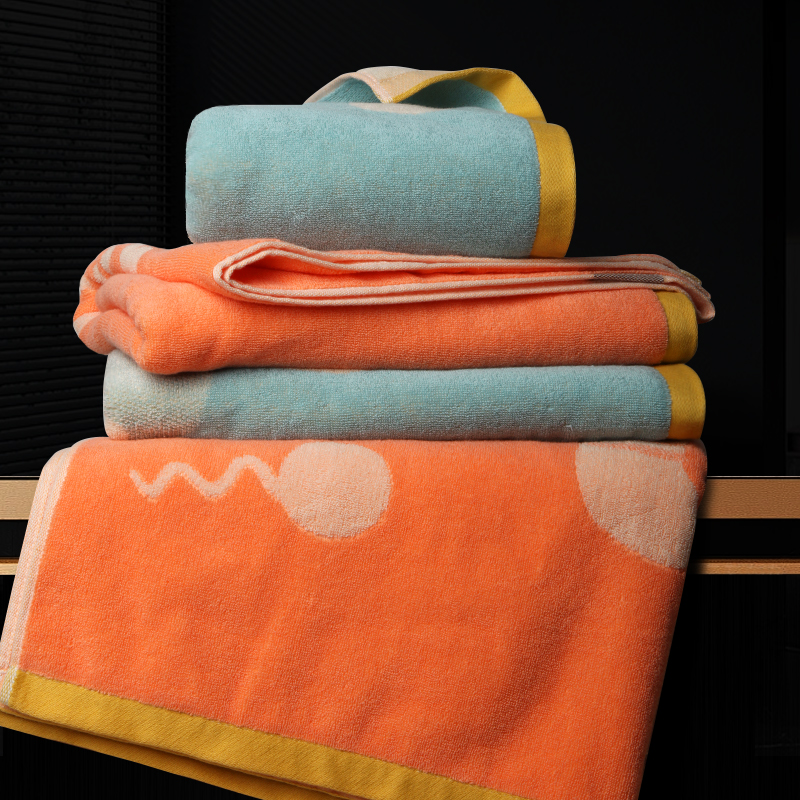 Cartoon bath towel is soft, water-absorbing and not easy to shed