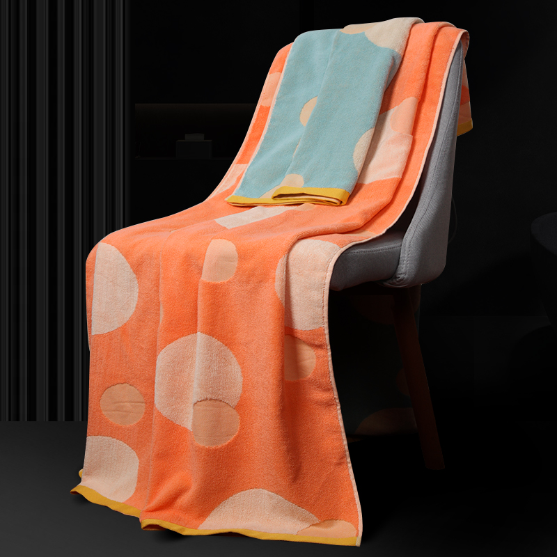 100% cotton bath towel is soft, absorbent and not easy to shed.