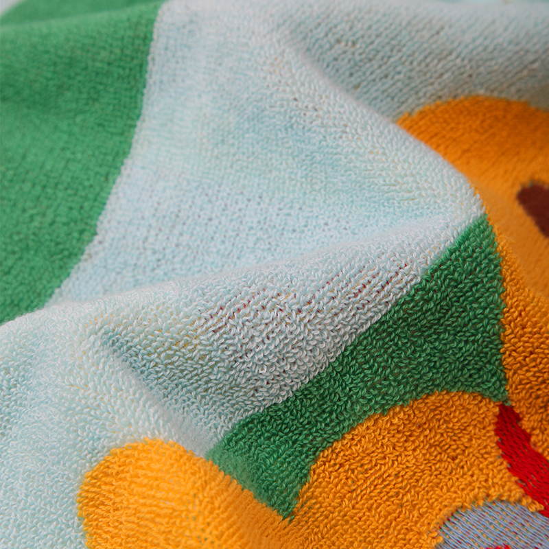 Cartoon bath towel softens and protects skin