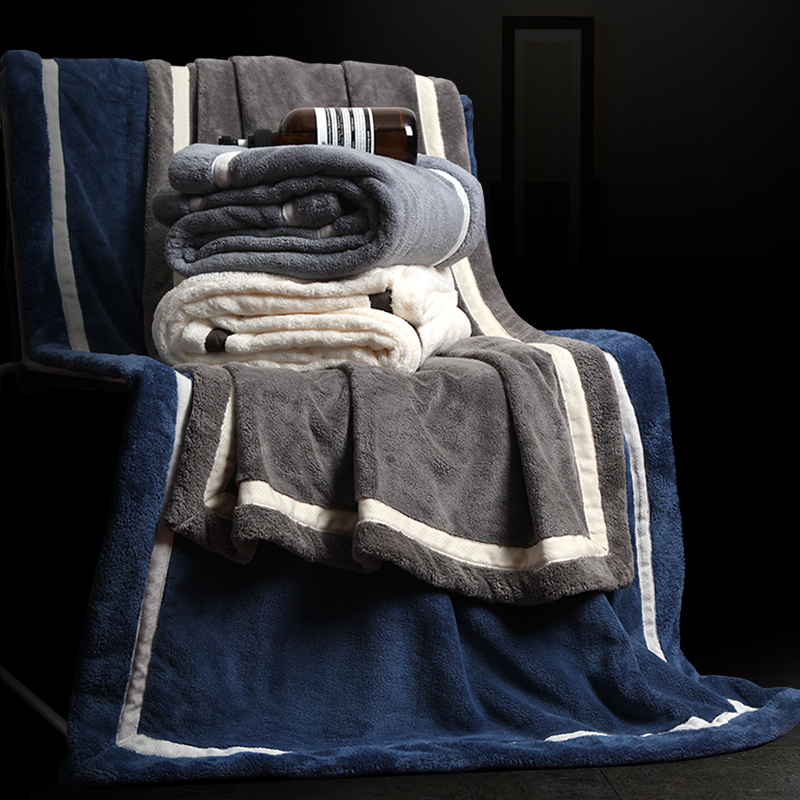 7 A antibacterial bath towel is soft, fine and highly absorbent.