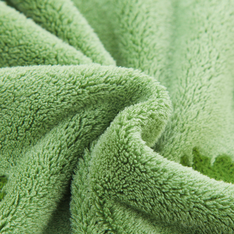 Pineapple bath towel, soft and absorbent