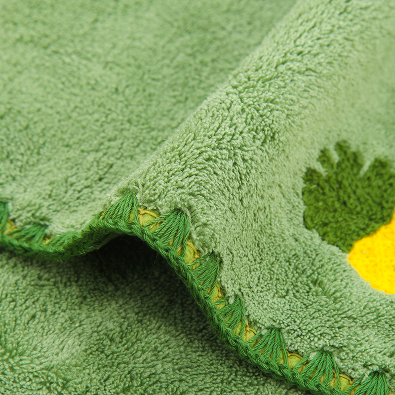 Pineapple bath towel, soft and absorbent