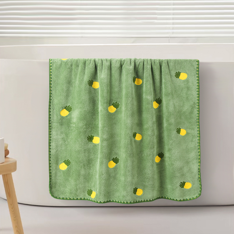 Pineapple bath towel, soft and absorbent