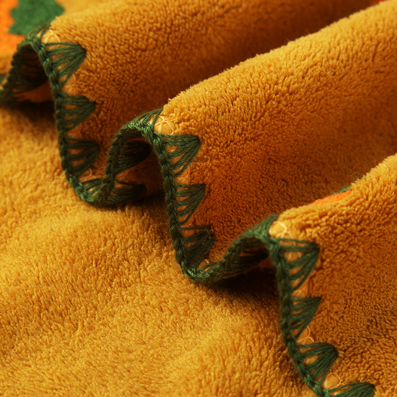 Strawberry series bath towel, soft and absorbent