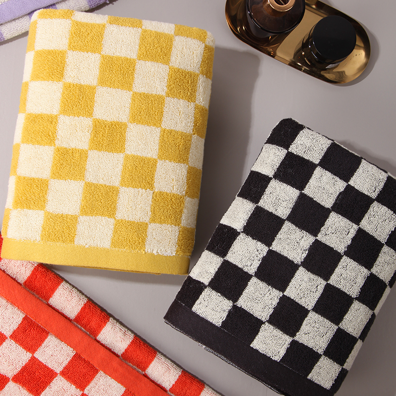 Checkerboard bath towel