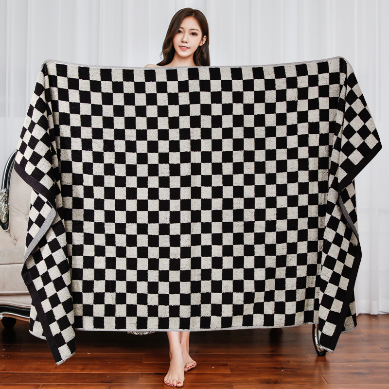 Checkerboard bath towel