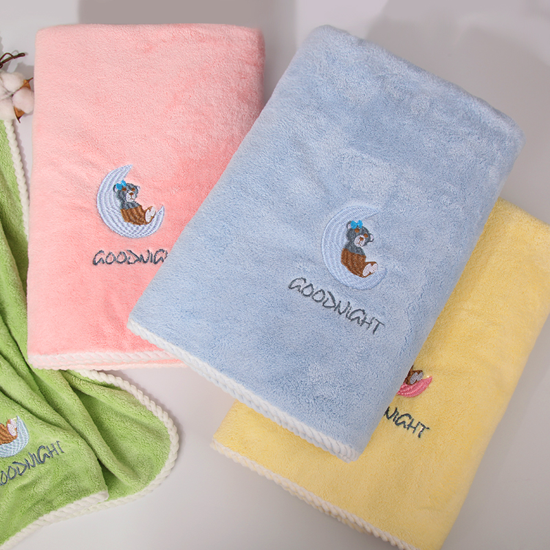 Absorbent bath towel, soft and skin-friendly