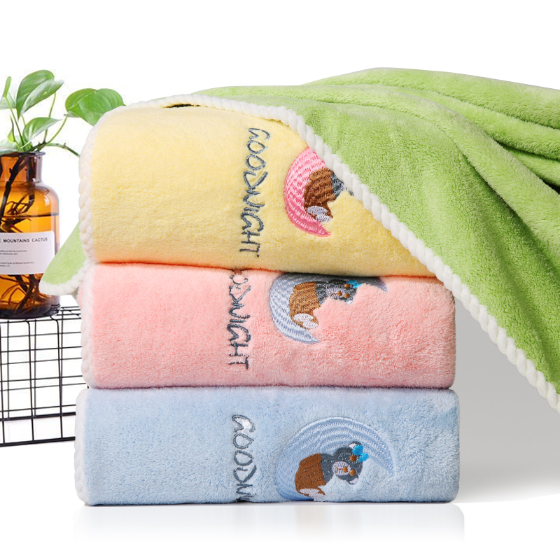 Absorbent bath towel, soft and skin-friendly
