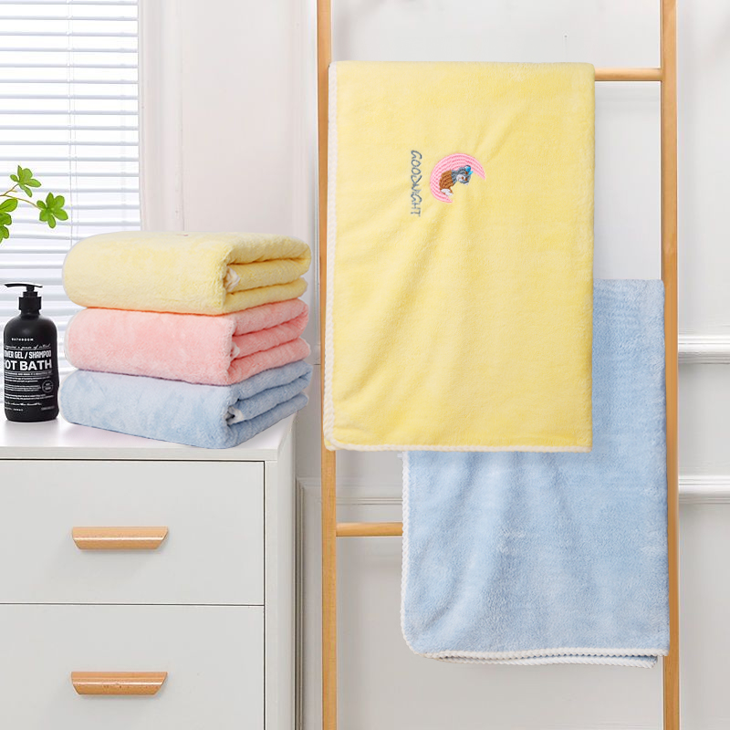 Absorbent bath towel, soft and skin-friendly