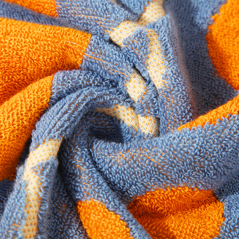 Pure cotton bath towel new absorbent and not easy to shed