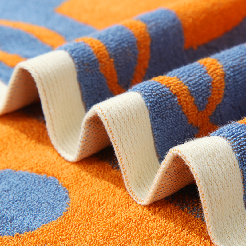 Pure cotton bath towel new absorbent and not easy to shed
