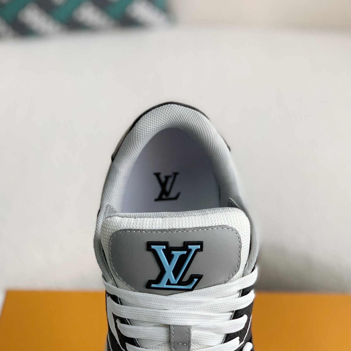 Trainer Black Blue Monogram Flower