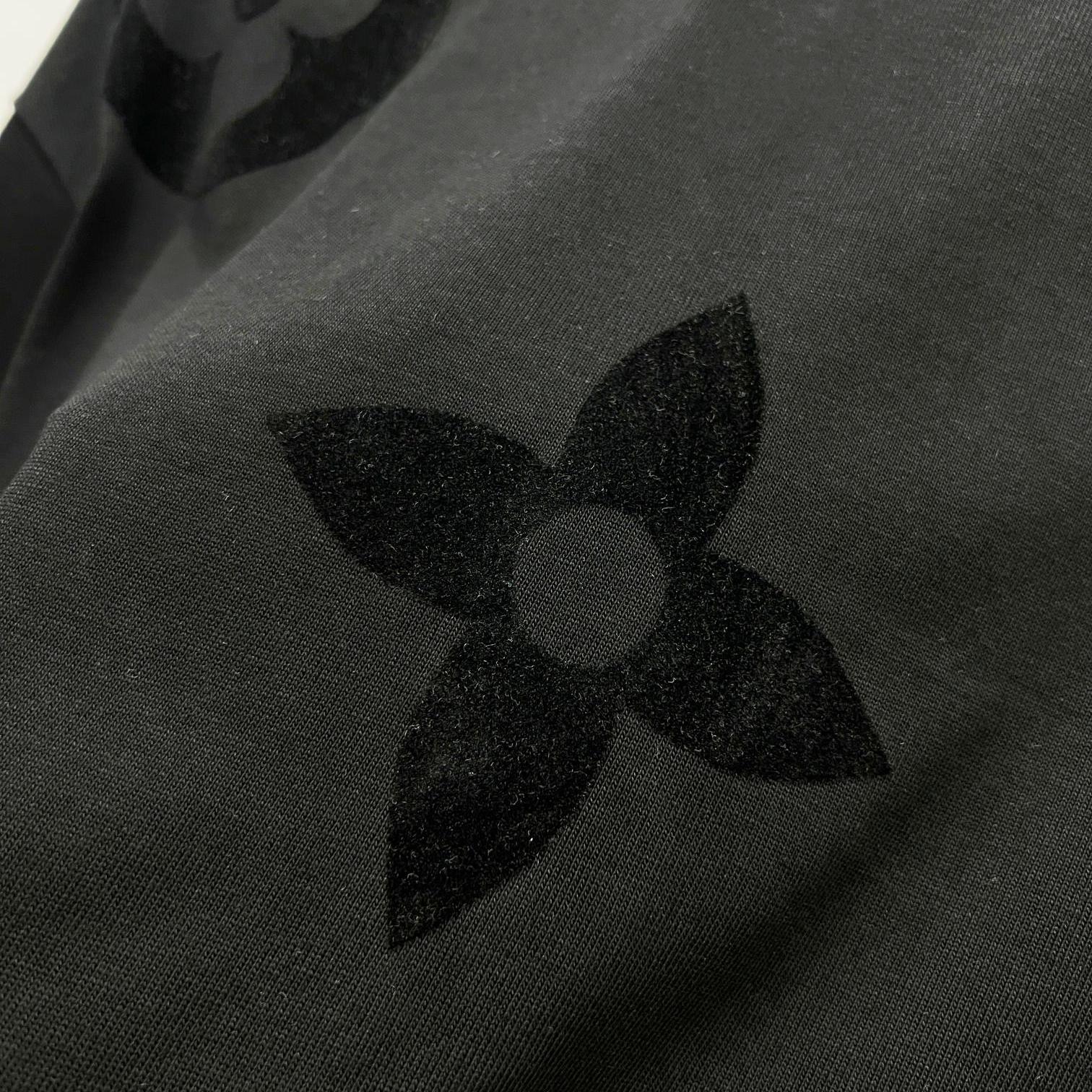 Flocked Print Short Sleeve Crewneck T-Shirt