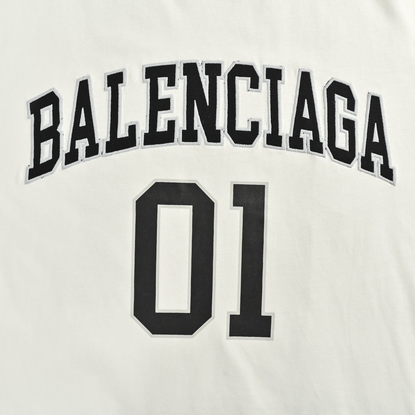 01 Lettering Distressed T-shirt