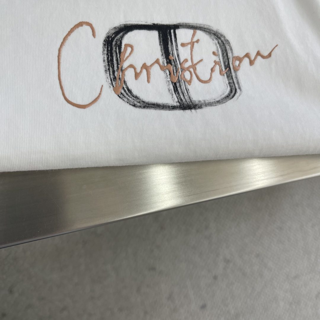 Dio 25s hand-painted signature logo round neck T-shirt