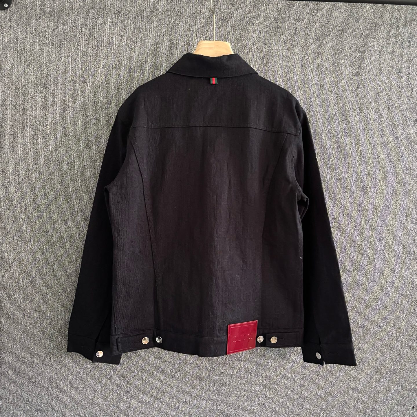 Embossed denim long-sleeved jacket