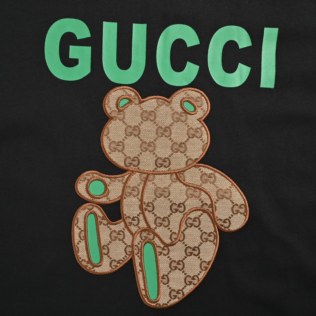 Monogram patch bear embroidered T-shirt