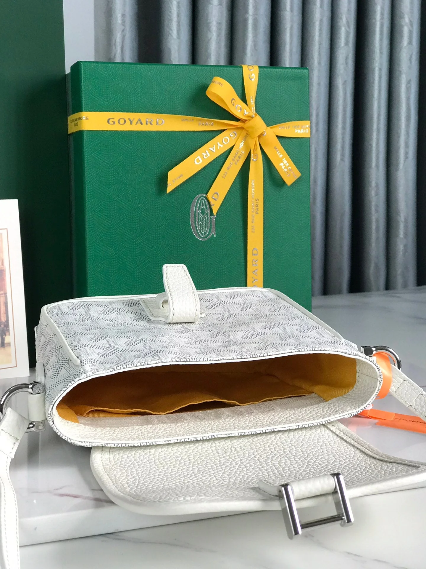 White legant Canvas and Lambskin