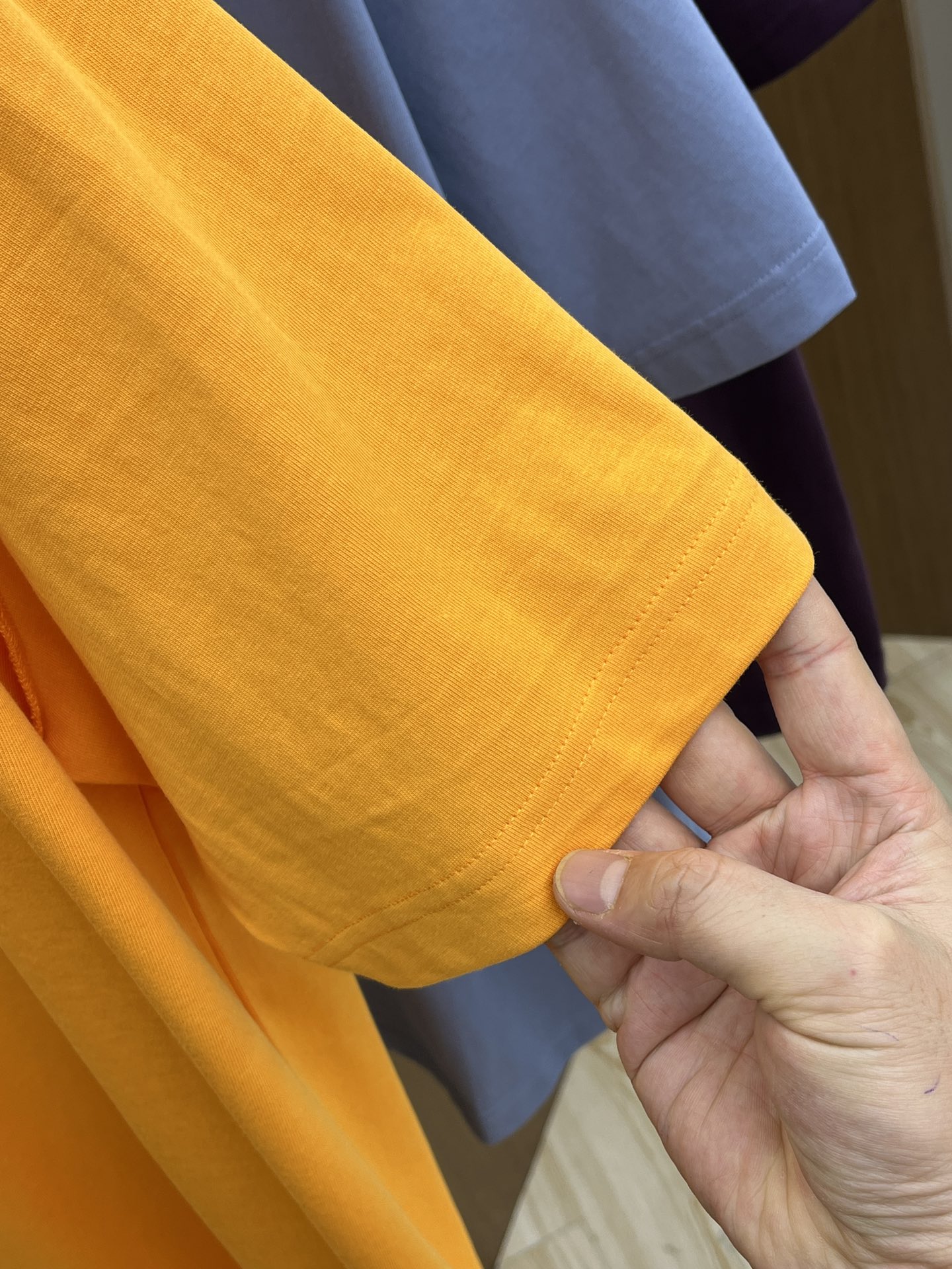 Chest Embossed Letter Short Sleeve T-Shirt