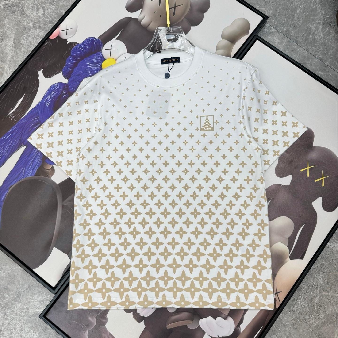 New short-sleeved round neck T-shirt