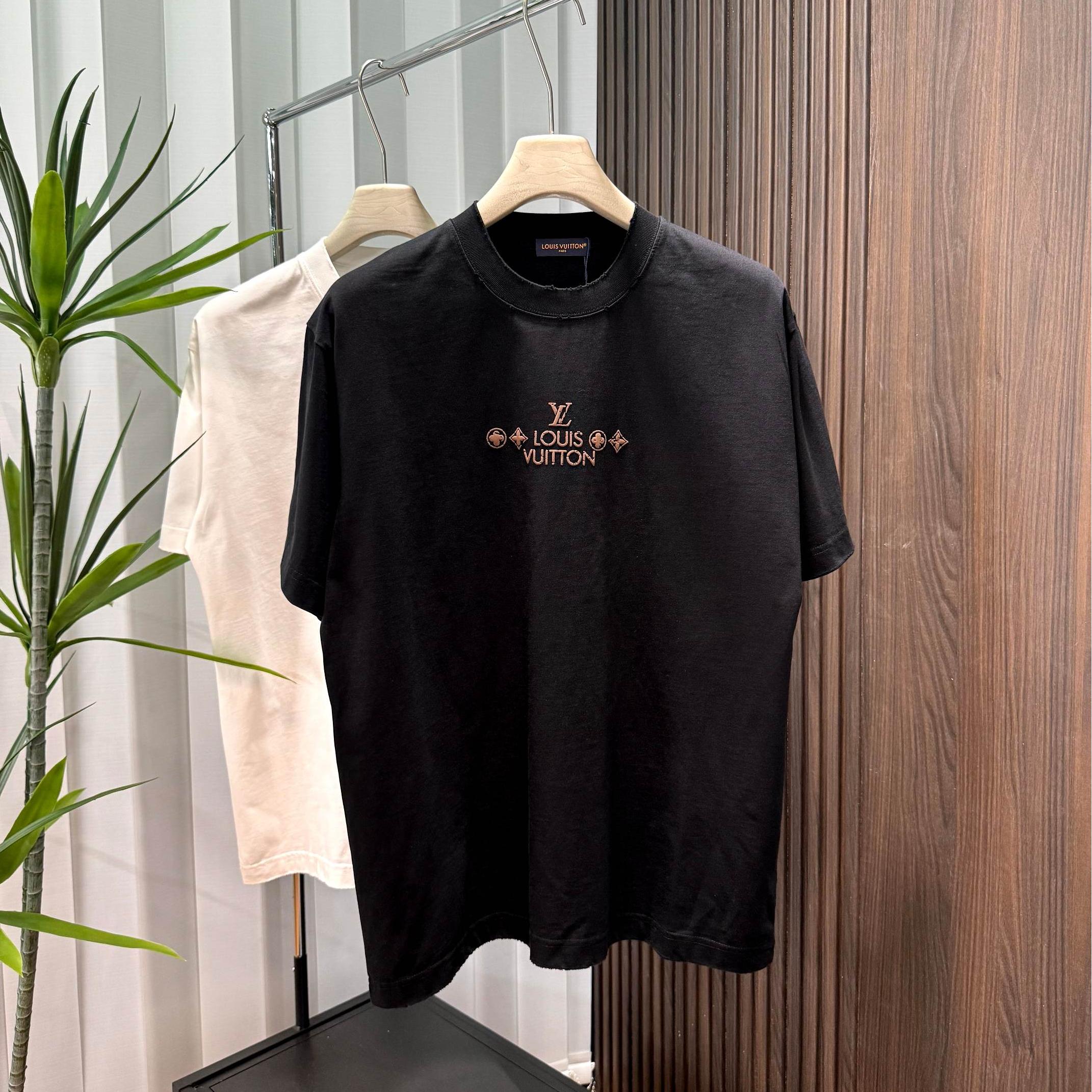 Distressed washed short-sleeved T-shirt