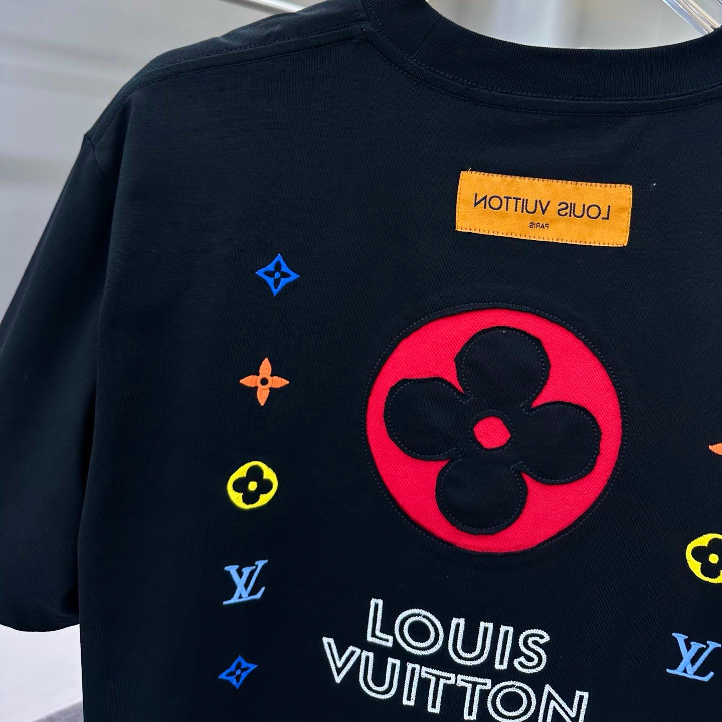 Embroidered appliqué lace T-shirt