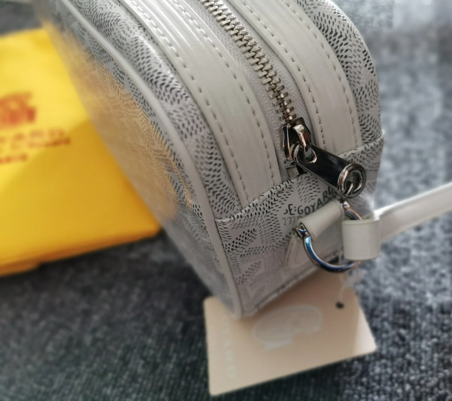 Cap-Vert Pm Bag 23cm White