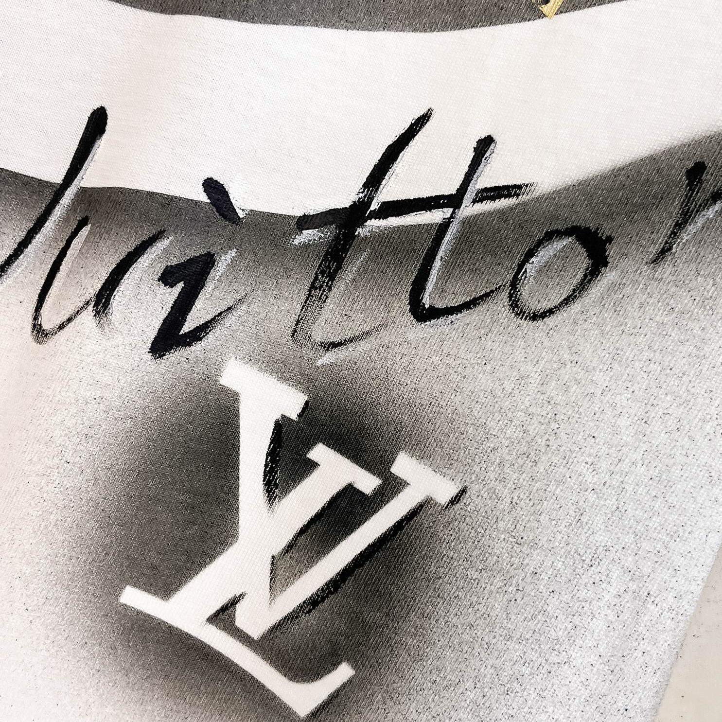 Hand-painted fashionable T-shirts