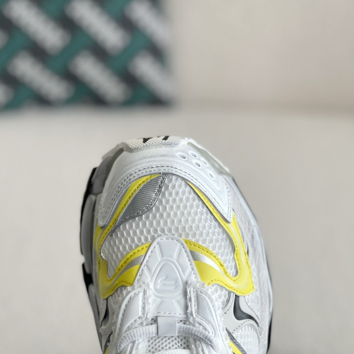 Men's Yellow Runner Metallic Sneakers