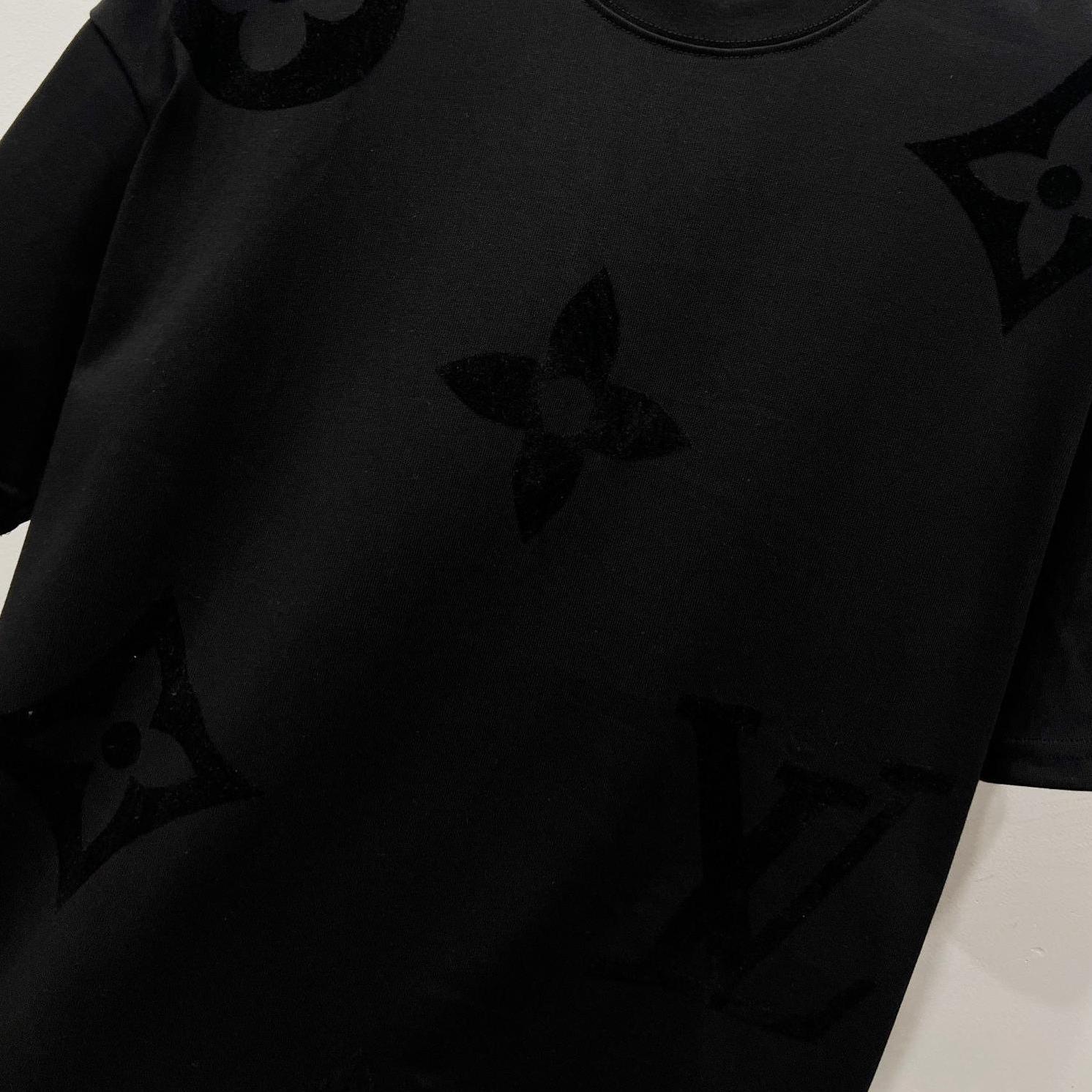 Flocked Print Short Sleeve Crewneck T-Shirt