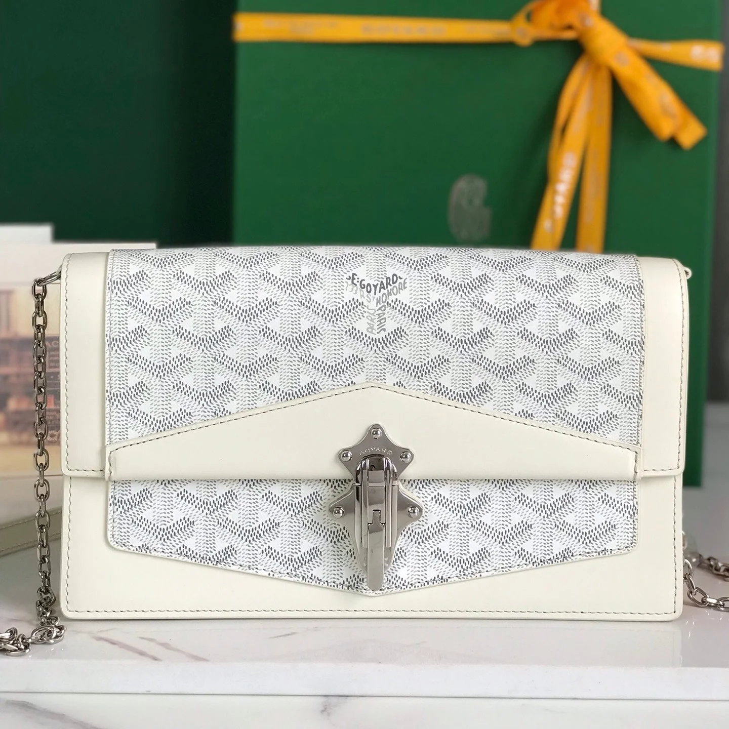 25 In White Canvas And Smooth Calfskin