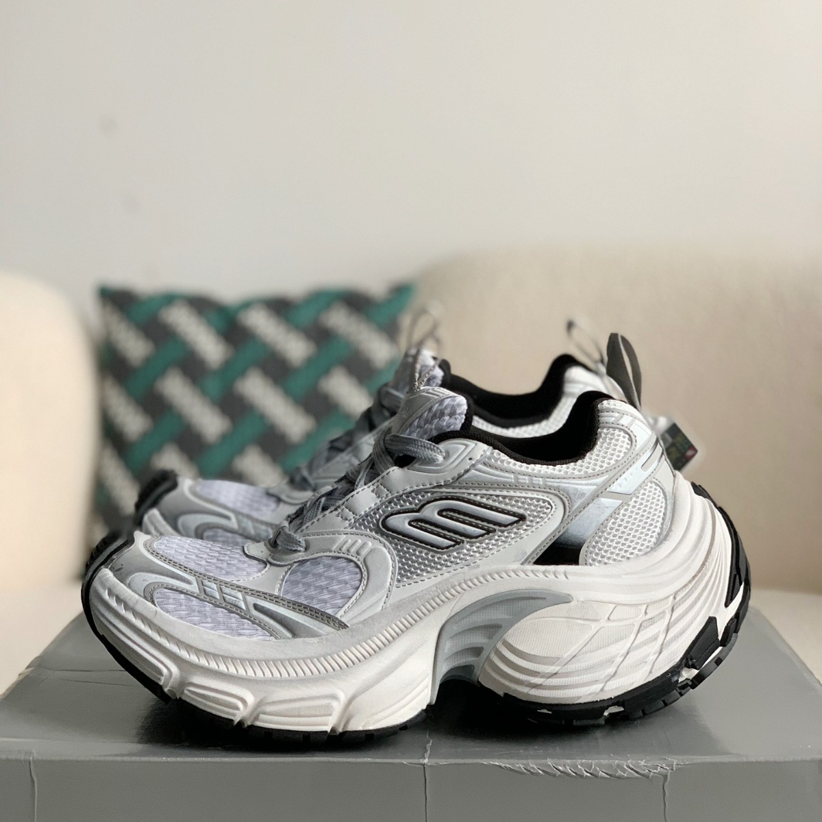 Sneakers