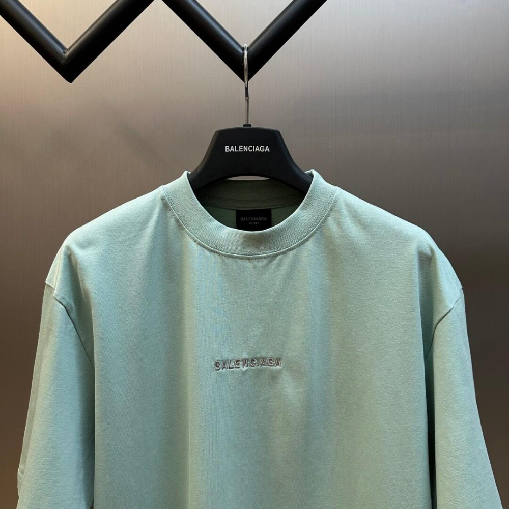 Mint green embroidered short-sleeved T-shirt