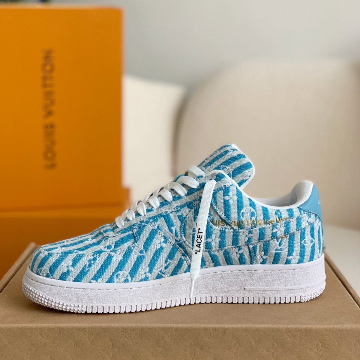 Canvas embroidered lettering sneakers