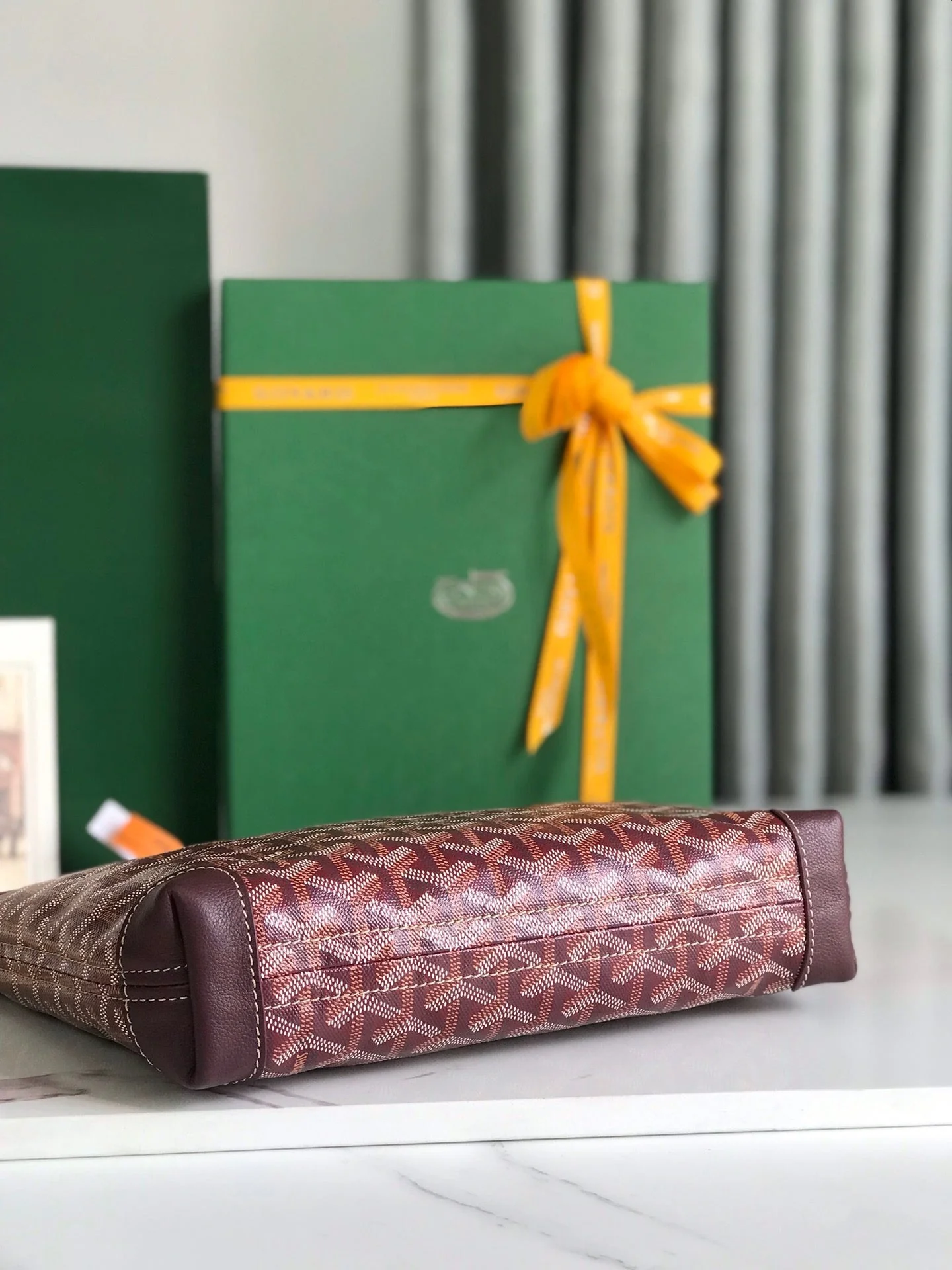 24 In Wind Red Lambskin And Canvas