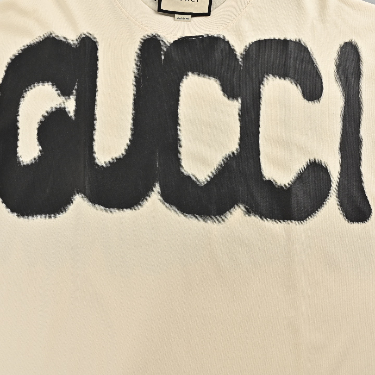 Graffiti lettering T-shirt