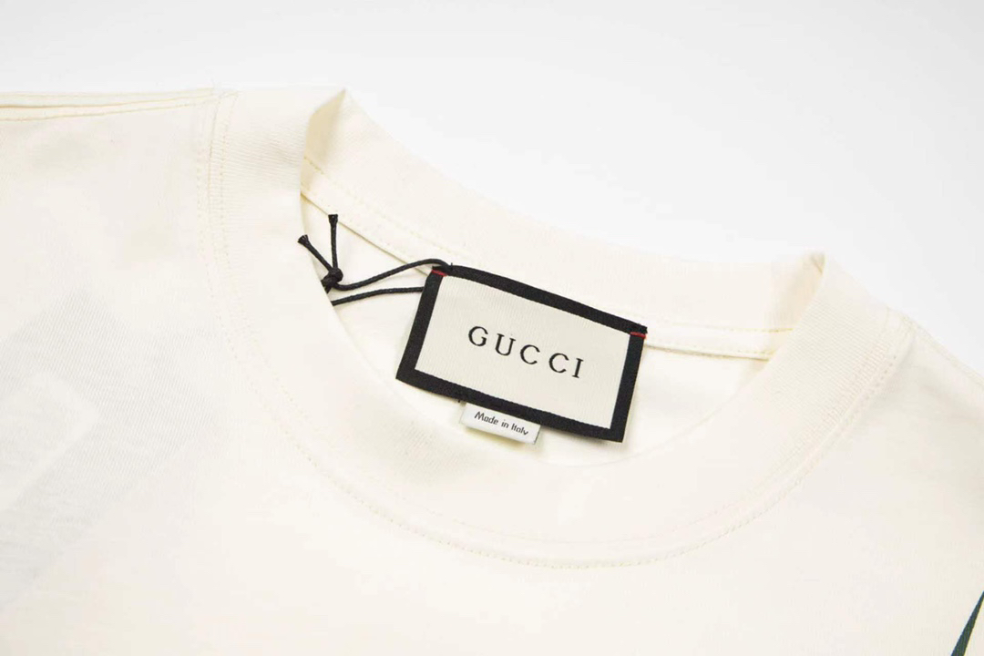 Cotton red and green short-sleeved shirt